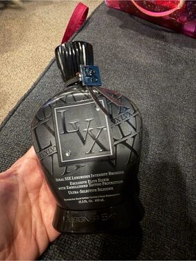 Designer Skin LVX 55X Luxurious Intensity Bronzer - Black